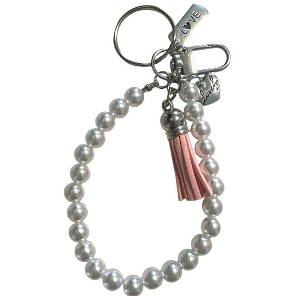Pearl and Heart bag/purse charm or key chain. 4 1/4 “ light weight. Brand New - Picture 1 of 5